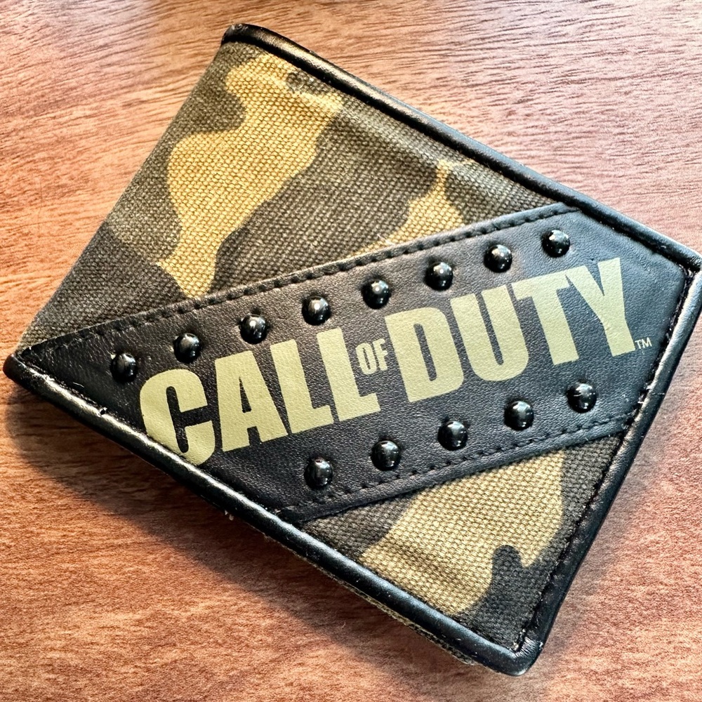 Call of Duty Men's Camo Card Holder Wallet - Green Camo